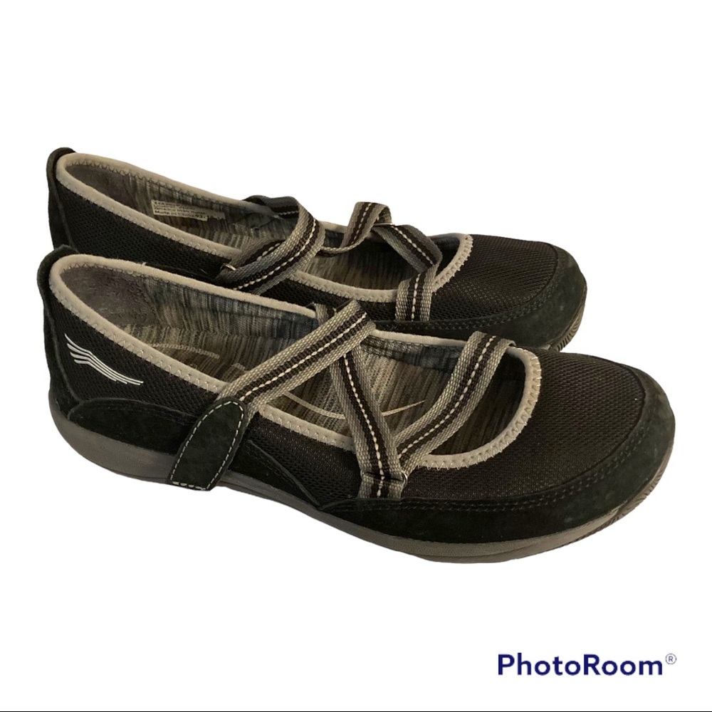 Dansko Flats Black/Gray Straps Size 36 (us 5&1/2 -‎ 6)
